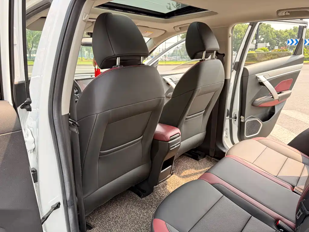 Geely Binyue — миниатюра 14