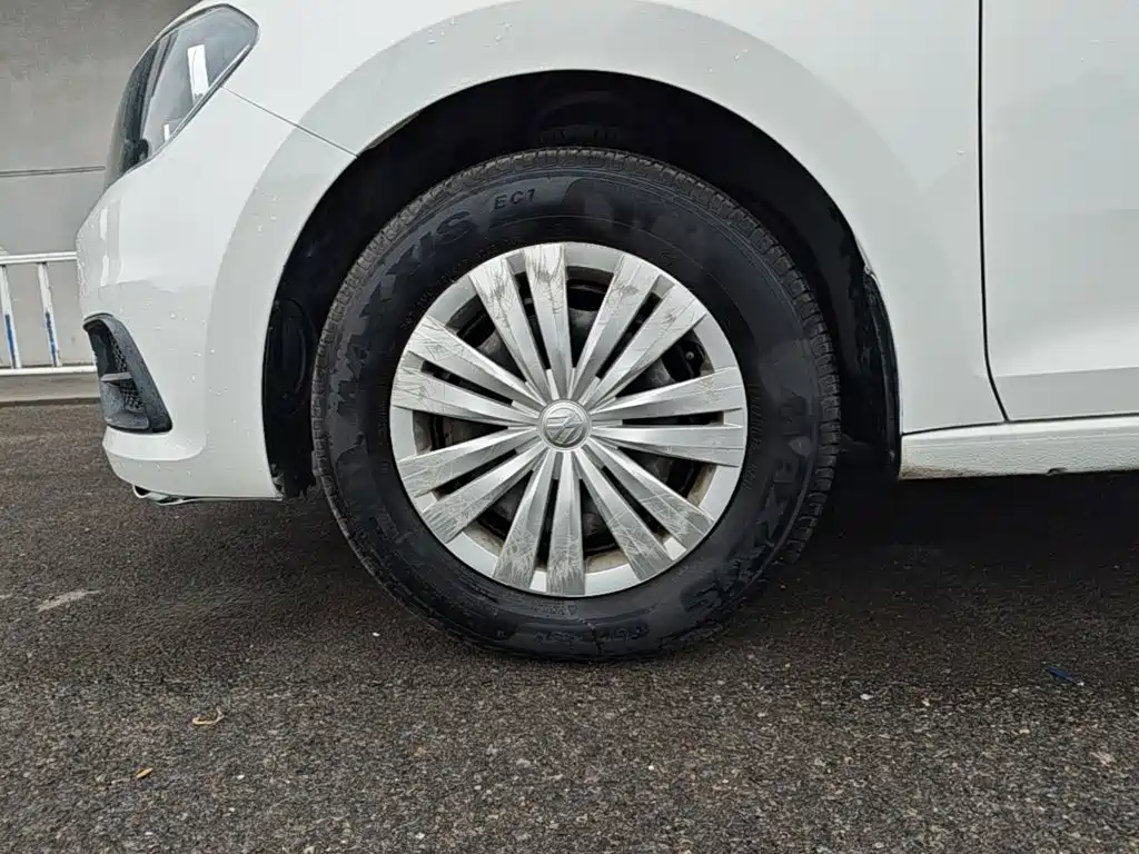 Volkswagen Santana — миниатюра 23
