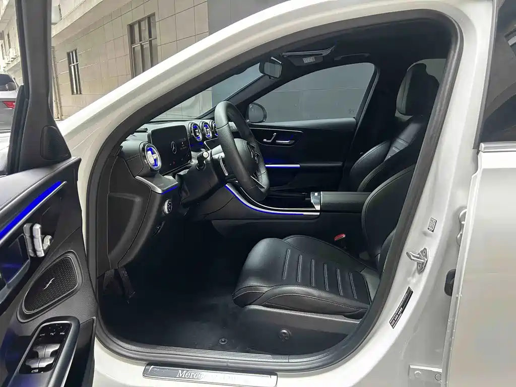 Mercedes-Benz C-Class — миниатюра 10