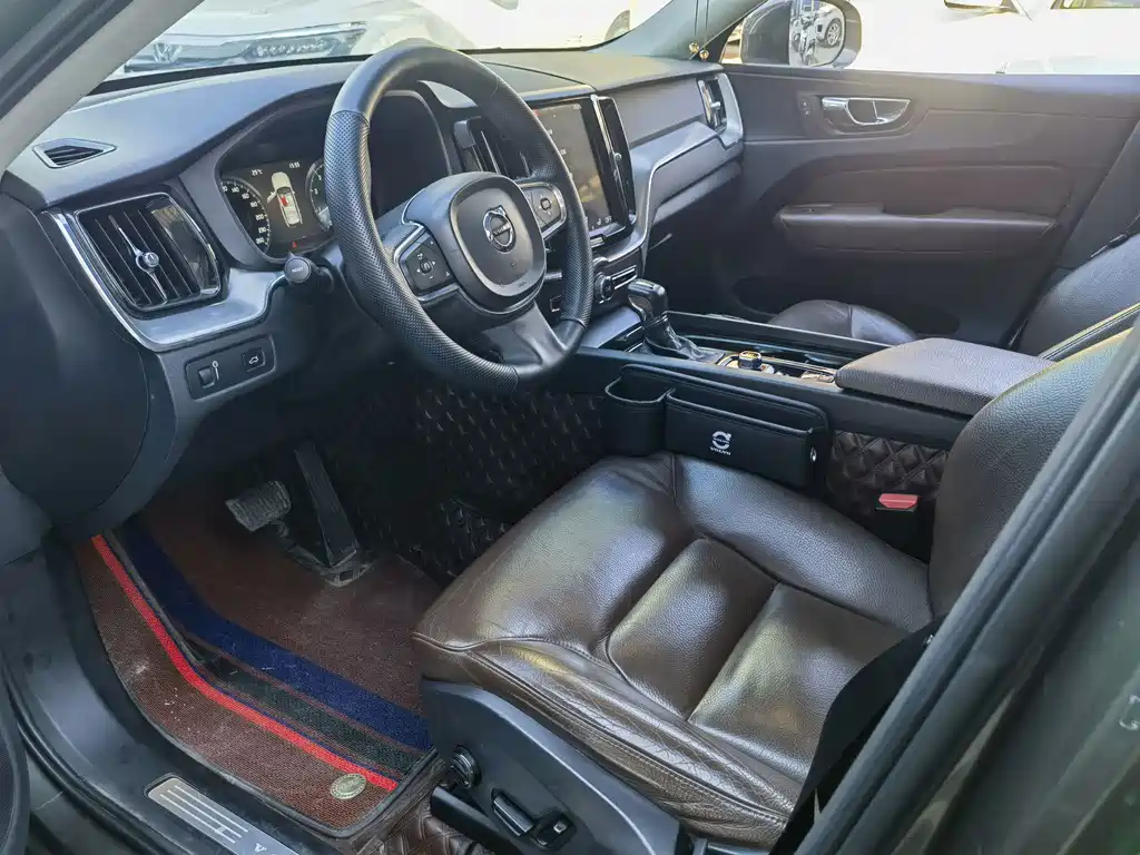 Volvo XC60 — миниатюра 9