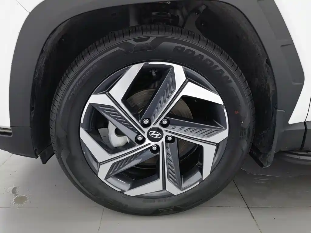 Hyundai Tucson — миниатюра 17