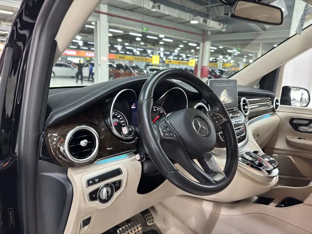 Mercedes-Benz V-Class — миниатюра 8