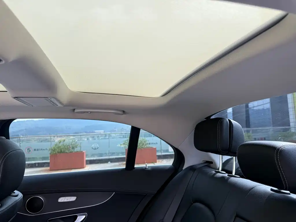 Mercedes-Benz C-Class — миниатюра 34