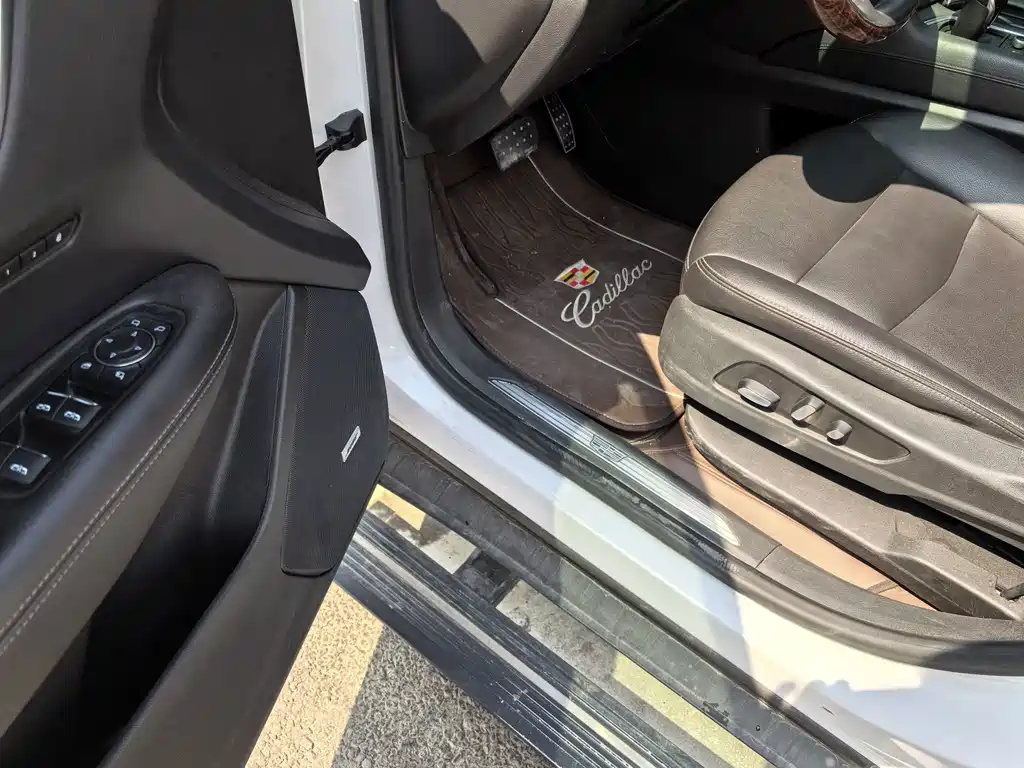 Cadillac XT5 — миниатюра 8