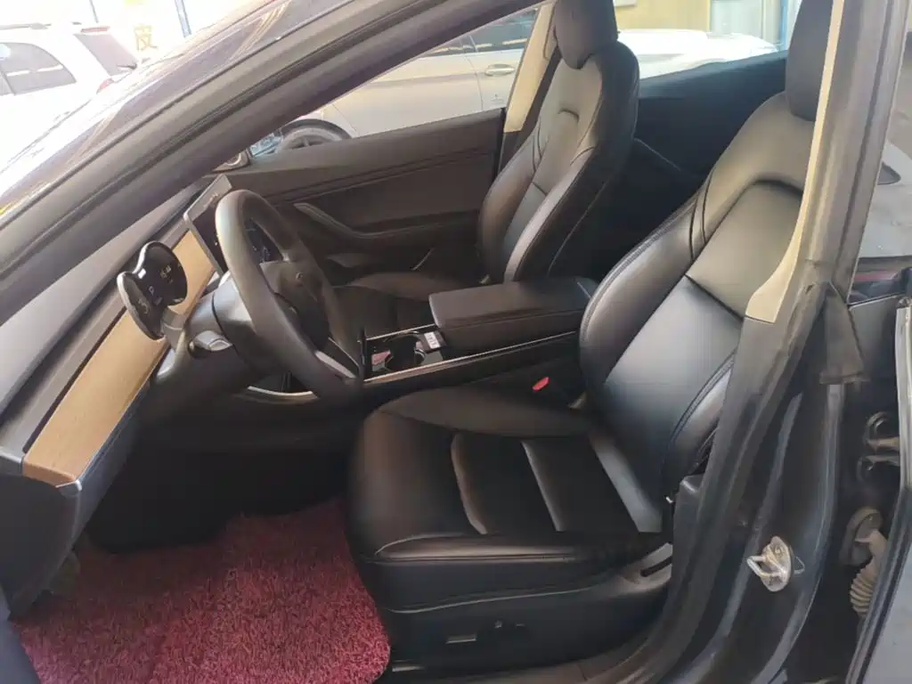 Tesla Model 3 — миниатюра 15