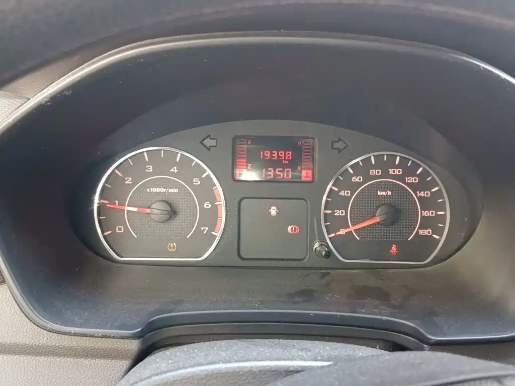 Wuling Hongguang V — миниатюра 7