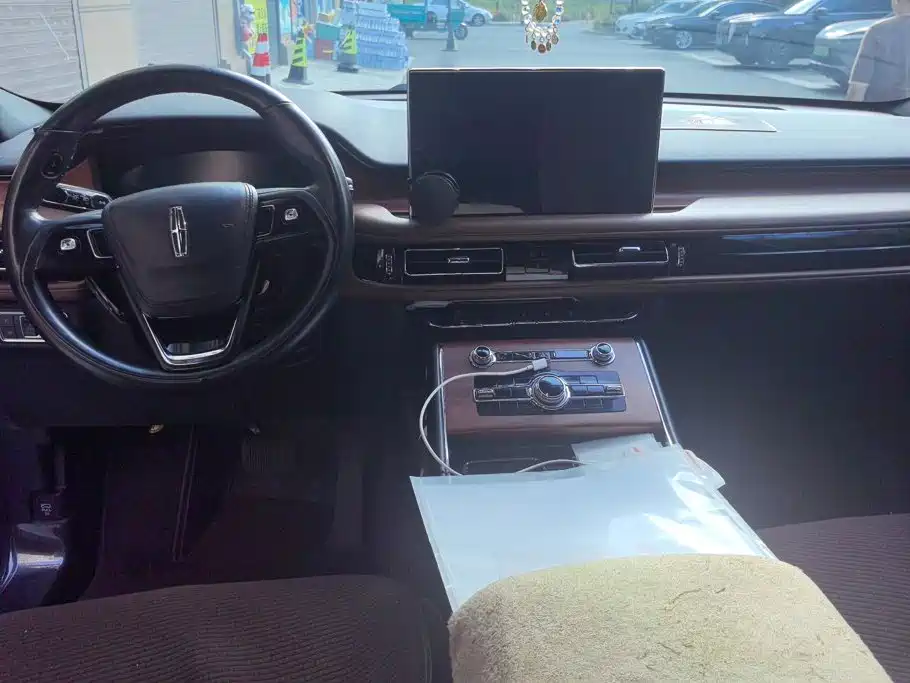 Lincoln Aviator — миниатюра 12