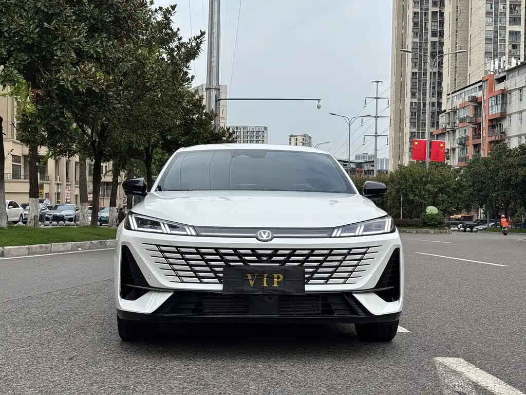 Changan Eado — миниатюра 2