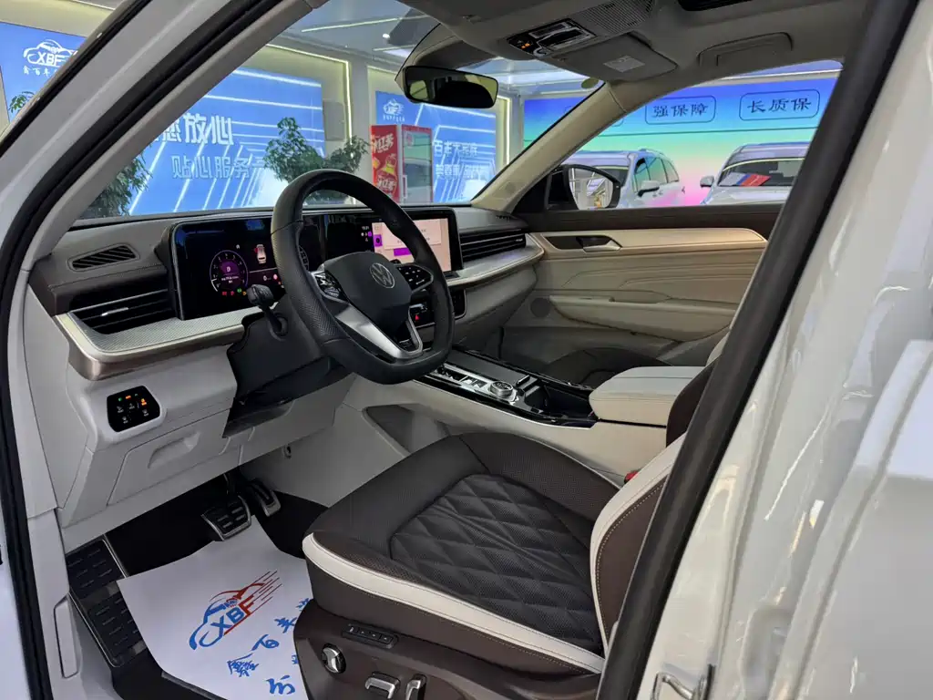 Volkswagen Tavendor 2024 380TSI R-Line