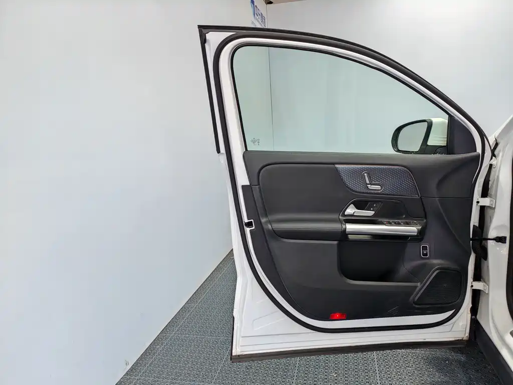 Mercedes-Benz GLA — миниатюра 13