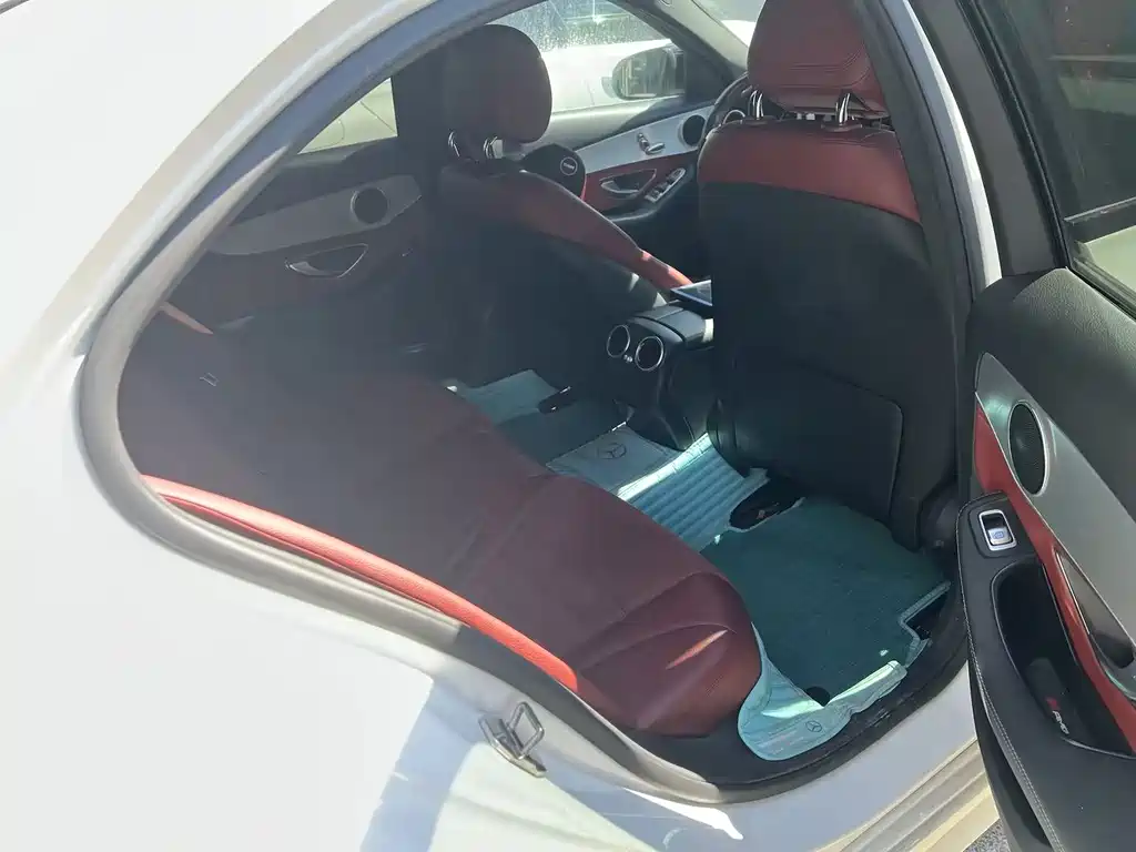 Mercedes-Benz C-Class — миниатюра 8