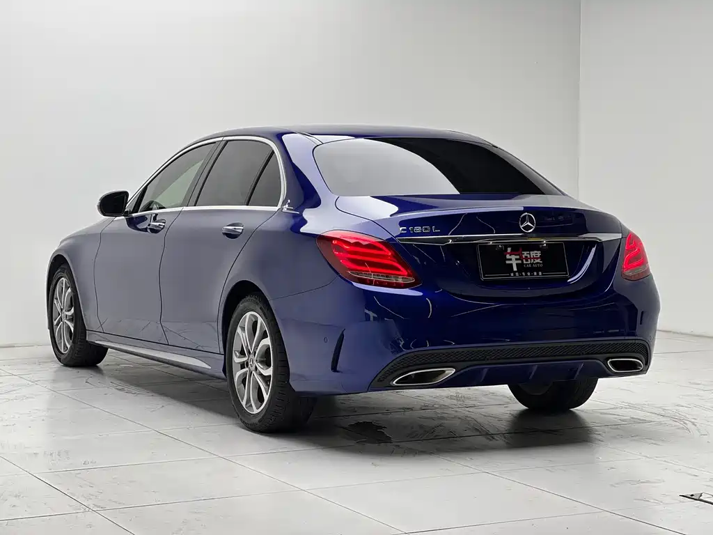 Mercedes-Benz C-Class — миниатюра 6