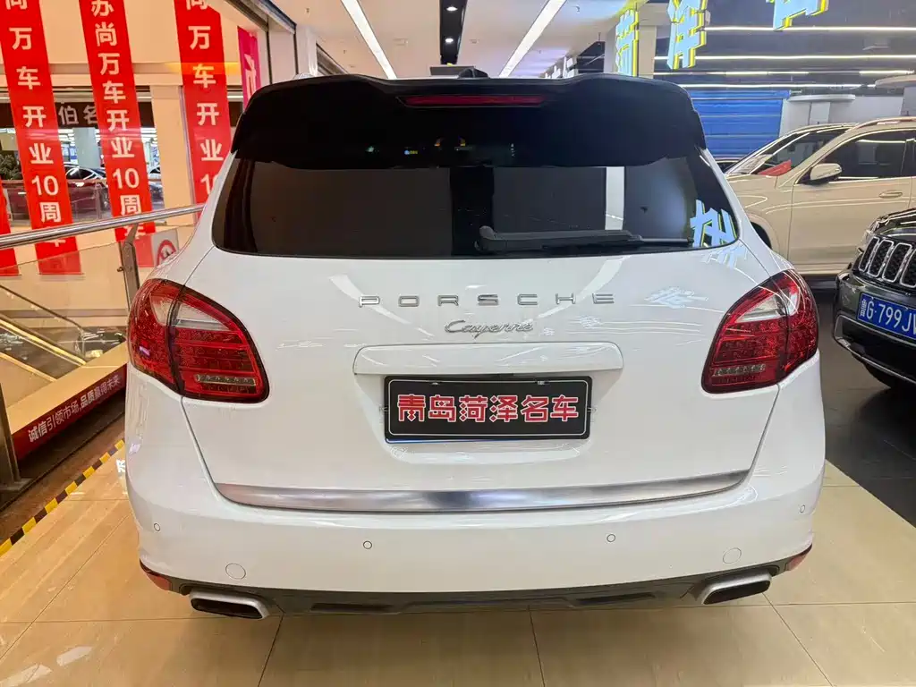 Porsche Cayenne — миниатюра 12