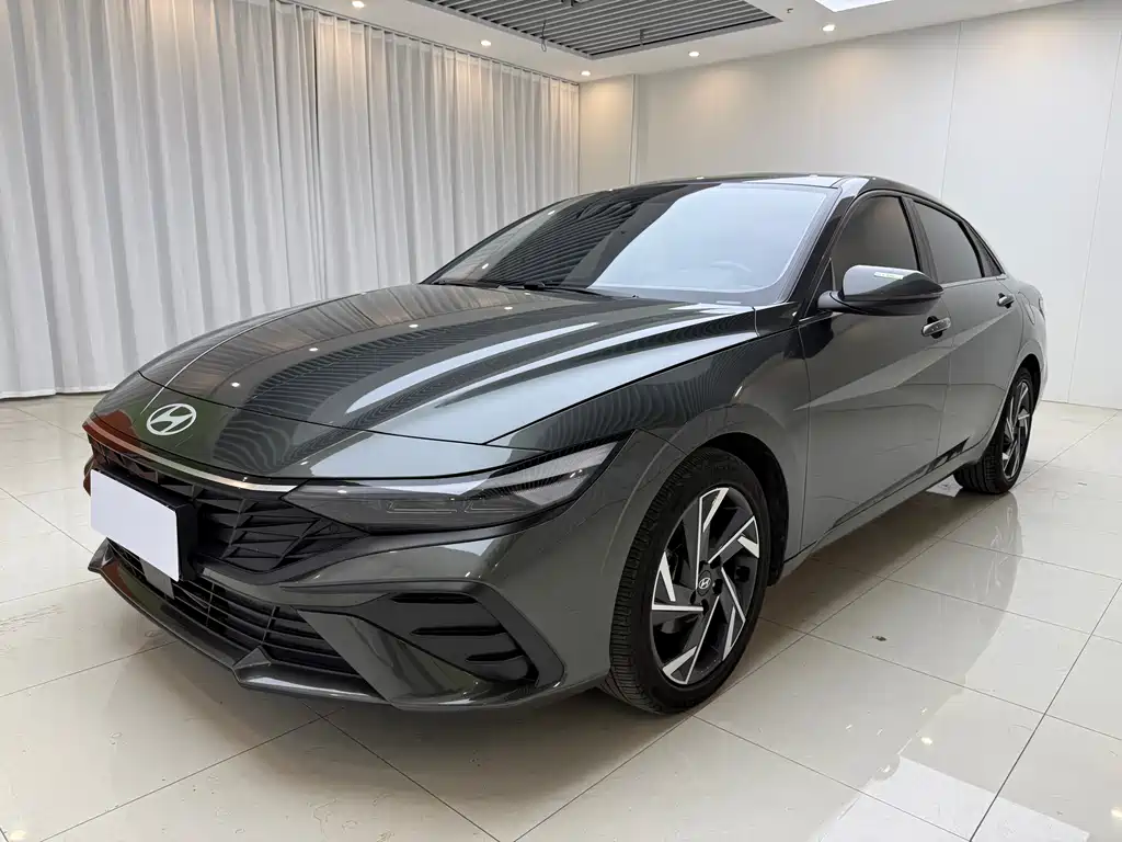 Купить Hyundai Elantra