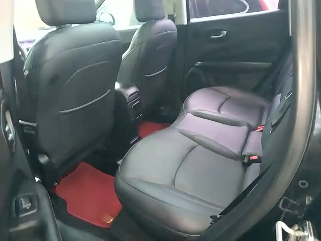 Jeep Compass — миниатюра 17
