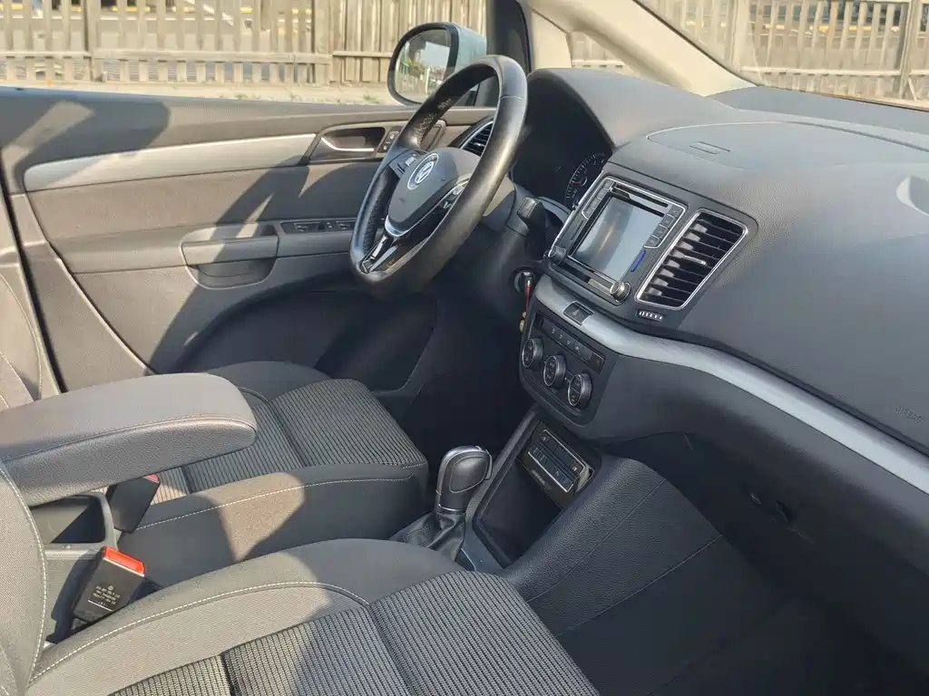Volkswagen Sharan — миниатюра 31