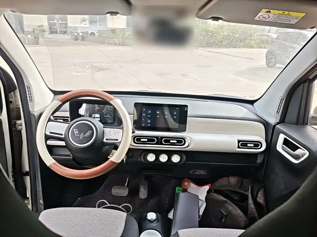 Wuling MINIEV — миниатюра 10