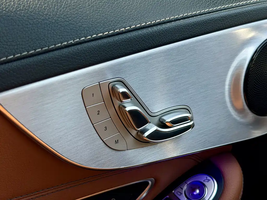 Mercedes-Benz C-Class (Import) — миниатюра 11