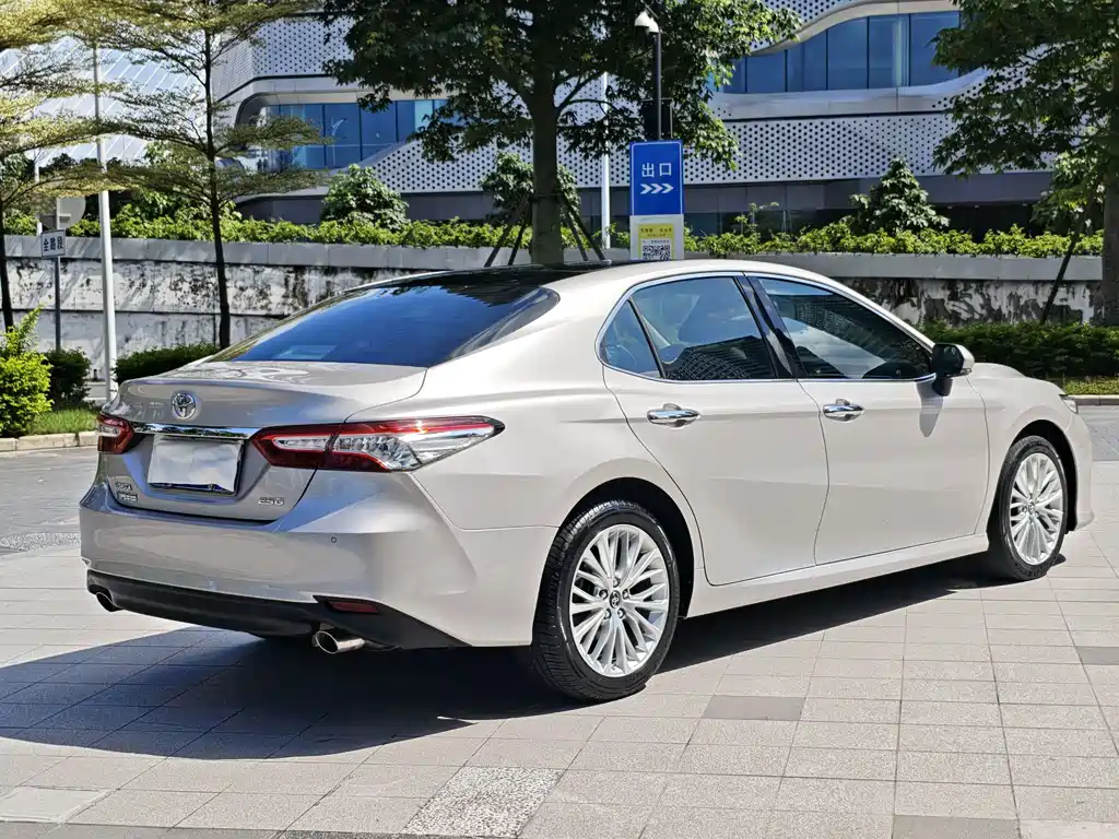 Toyota Camry 2018 2.5G Luxury