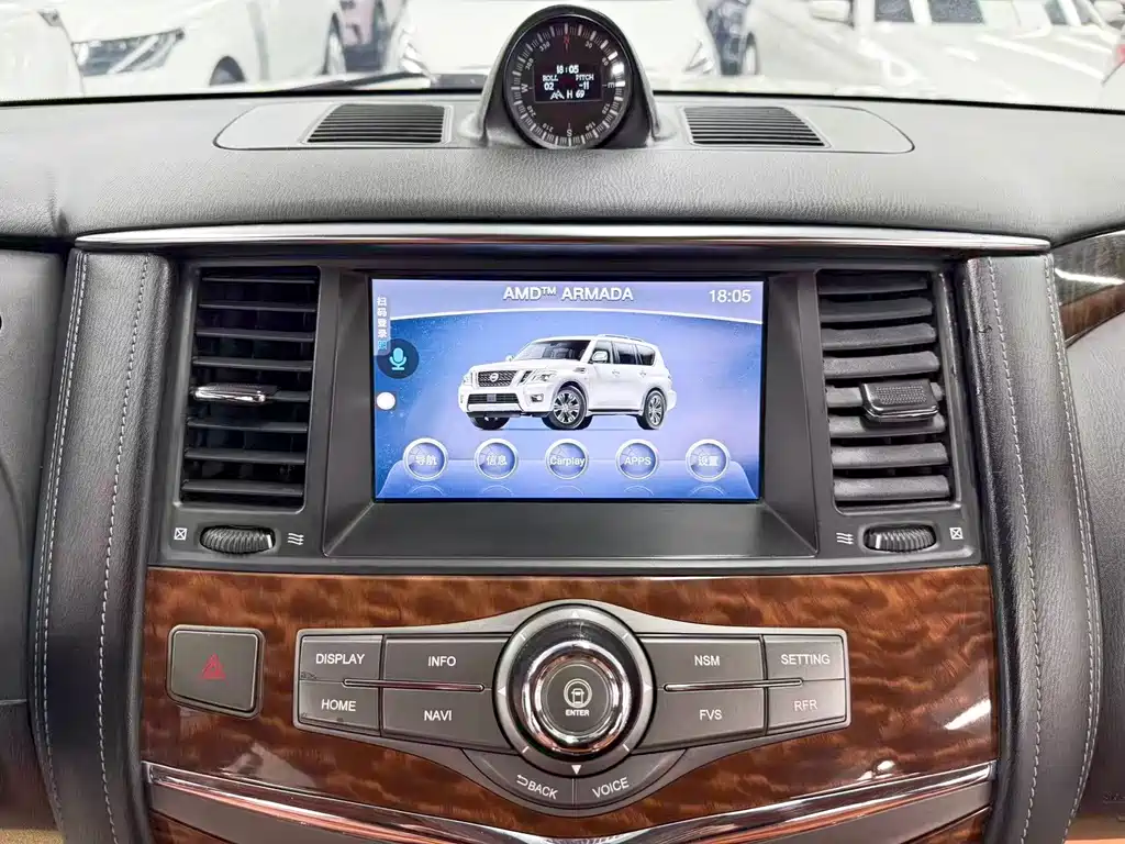 Nissan Patrol — миниатюра 17