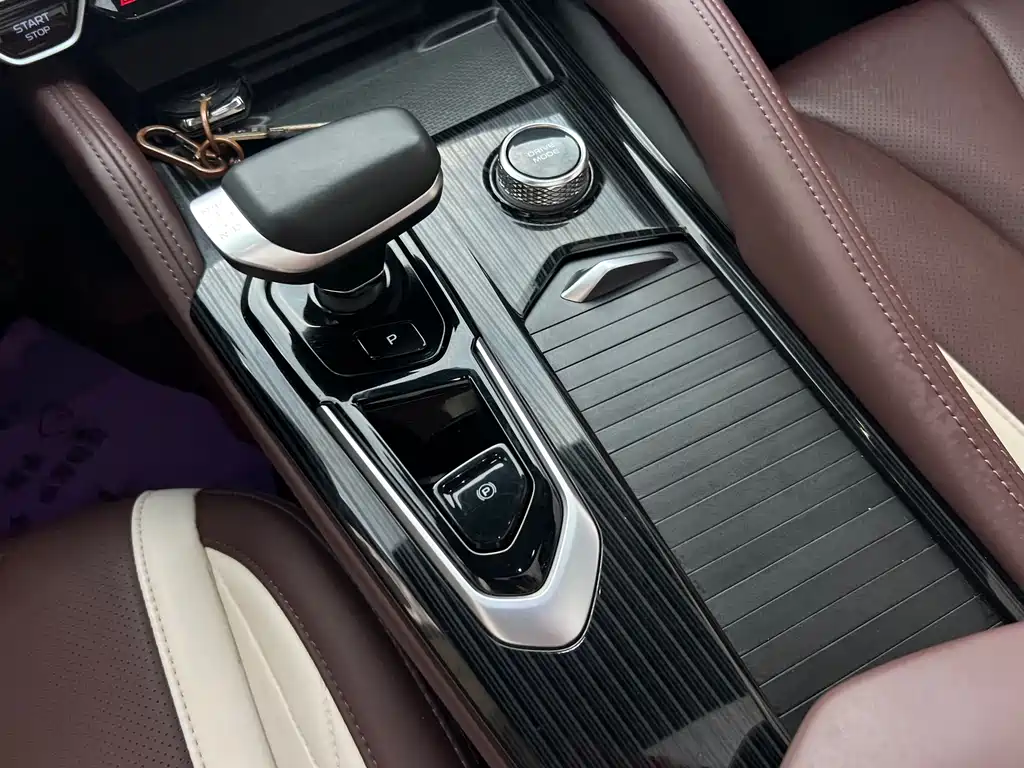 Geely Xingyue L — миниатюра 19