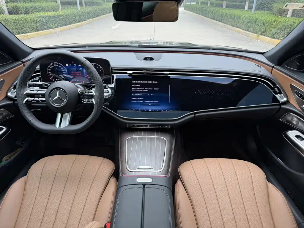 Mercedes-Benz E-Class — миниатюра 8