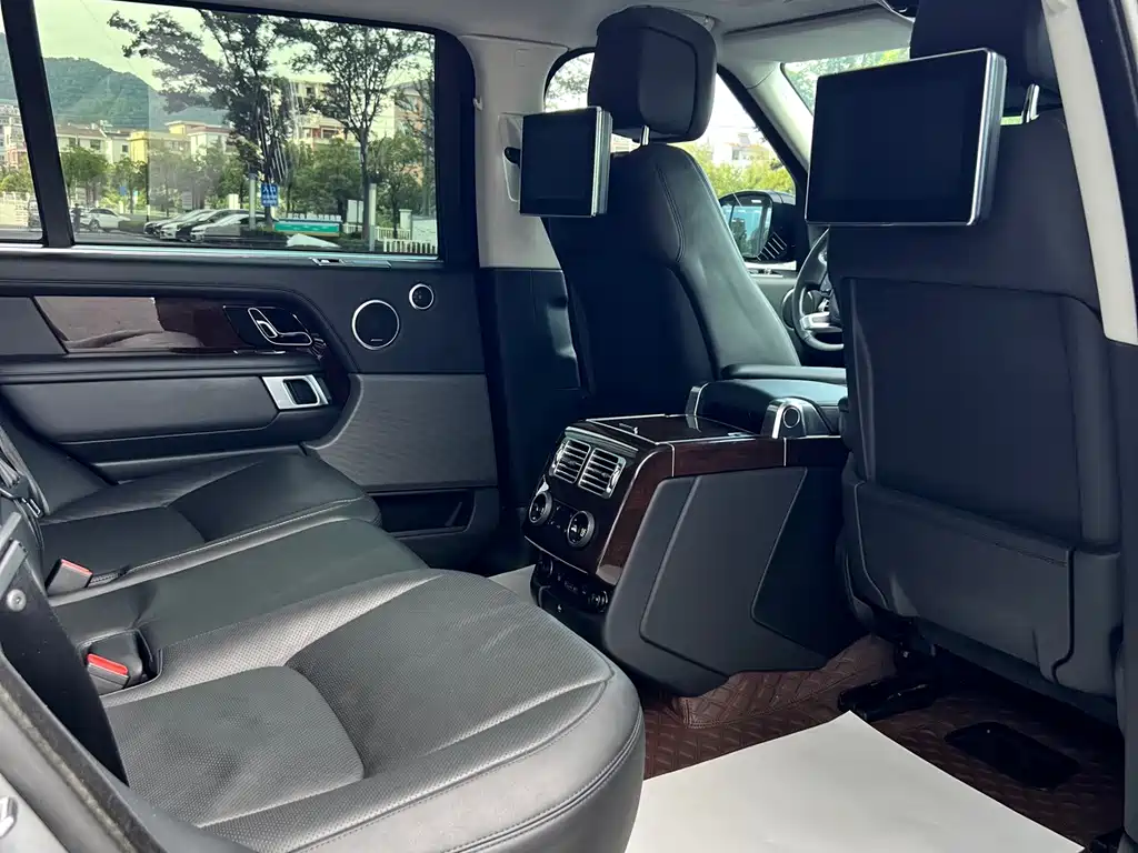 Land Rover Range Rover — миниатюра 8