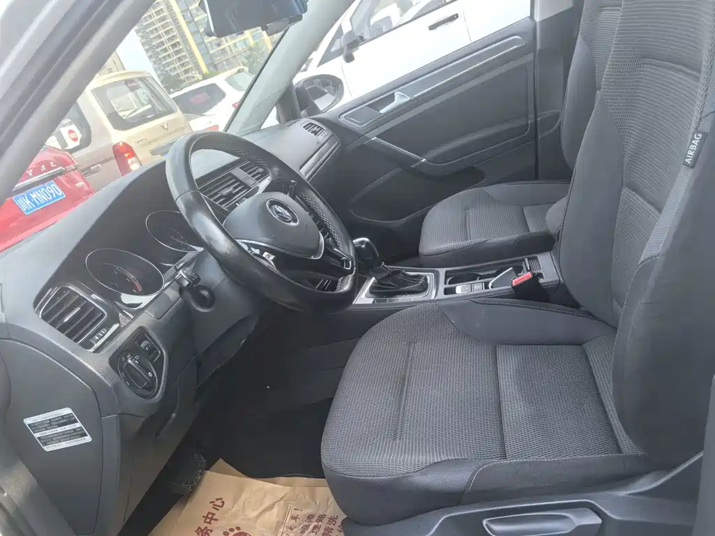 Volkswagen Golf — миниатюра 8