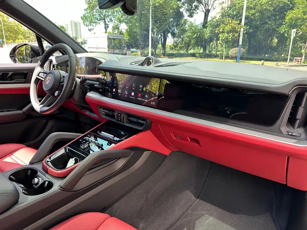 Porsche Cayenne — миниатюра 10