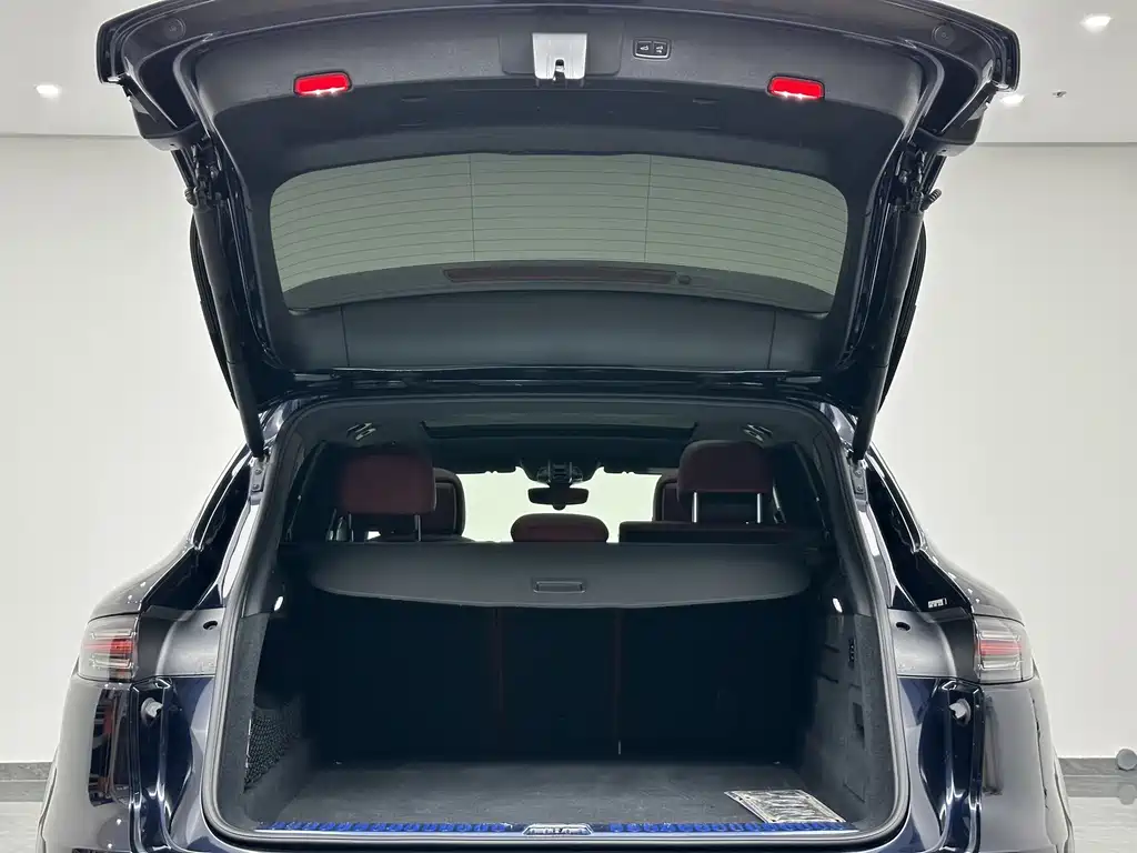 Porsche Cayenne — миниатюра 22