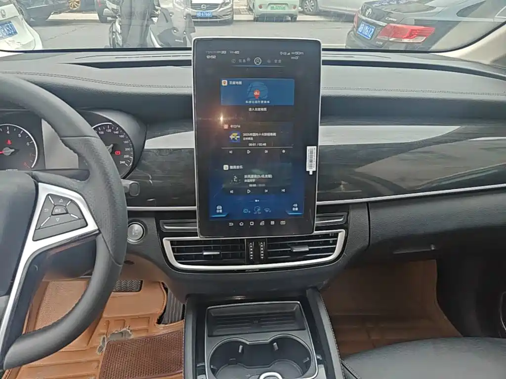 BYD MAX — миниатюра 9