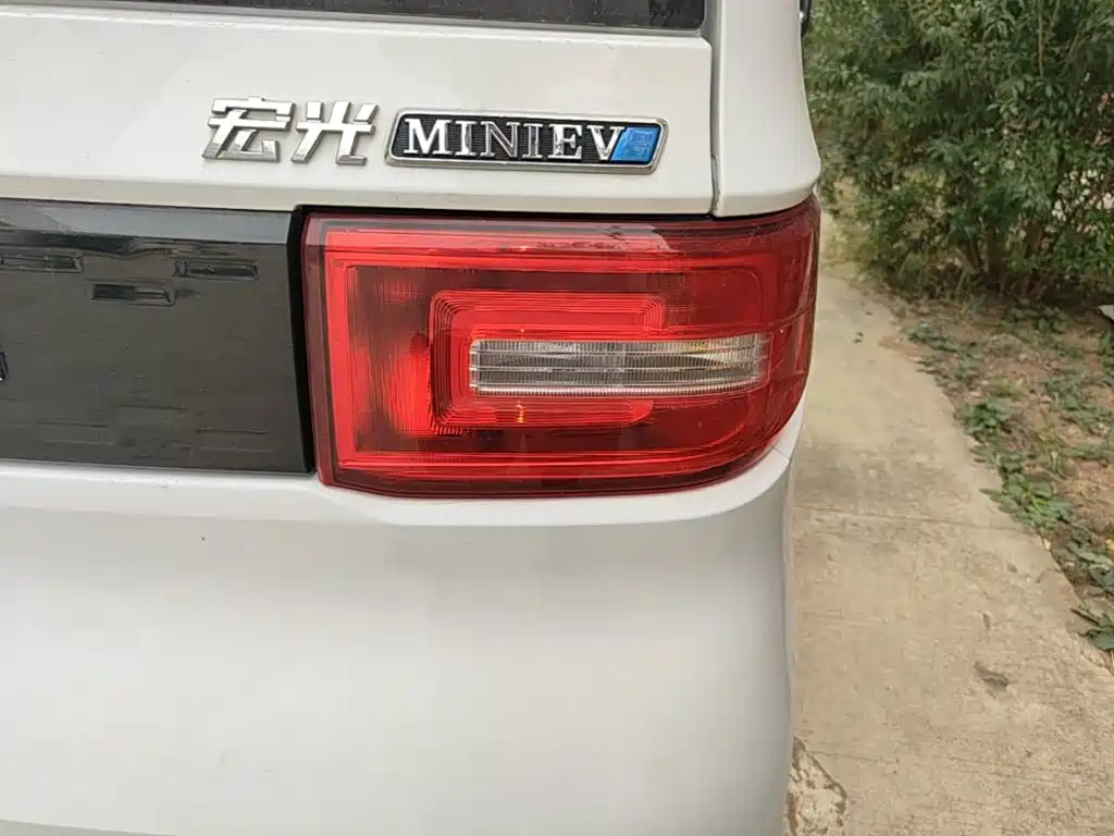 Wuling MINIEV — миниатюра 8
