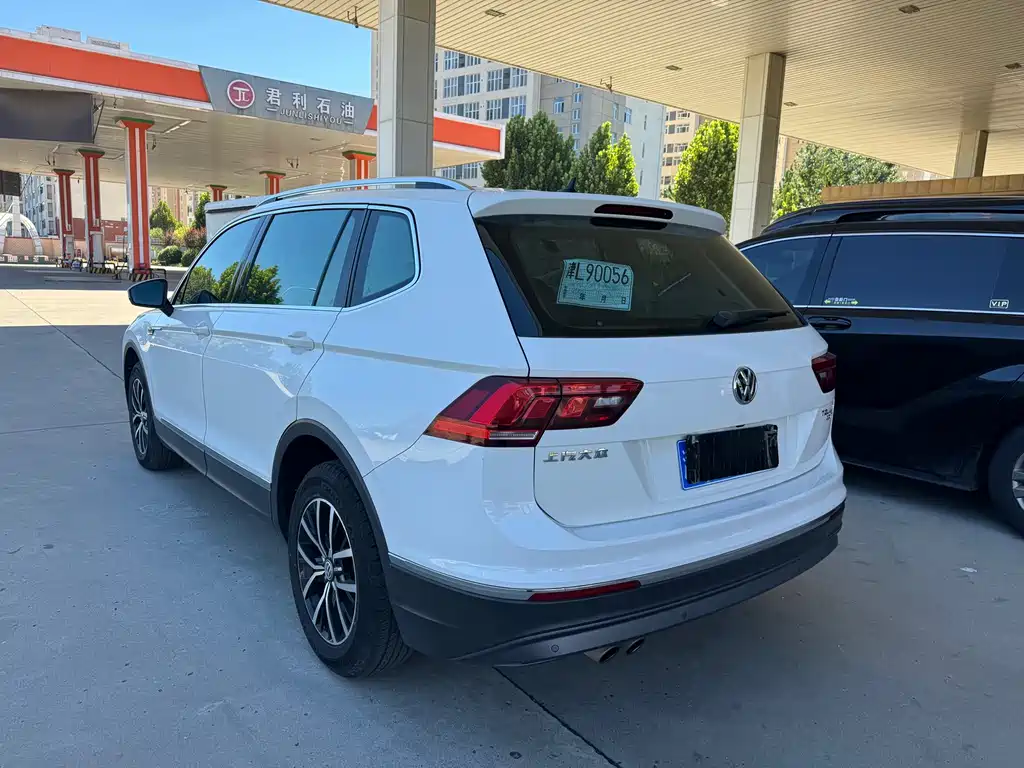 Volkswagen Tiguan L — миниатюра 15