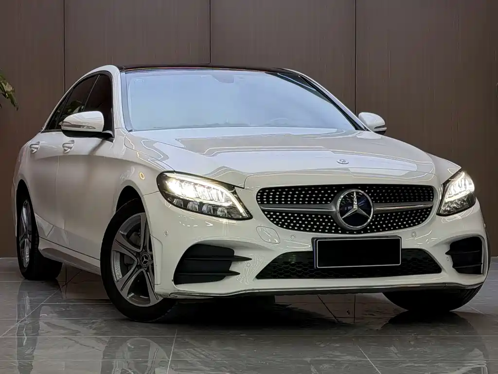 Mercedes-Benz C-Class — миниатюра 3
