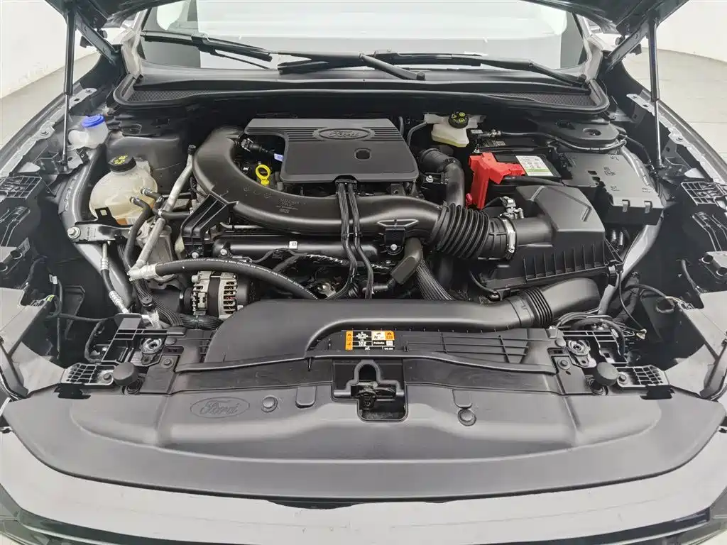 Ford Mondeo 2025 2.0T EcoBoost Luxury