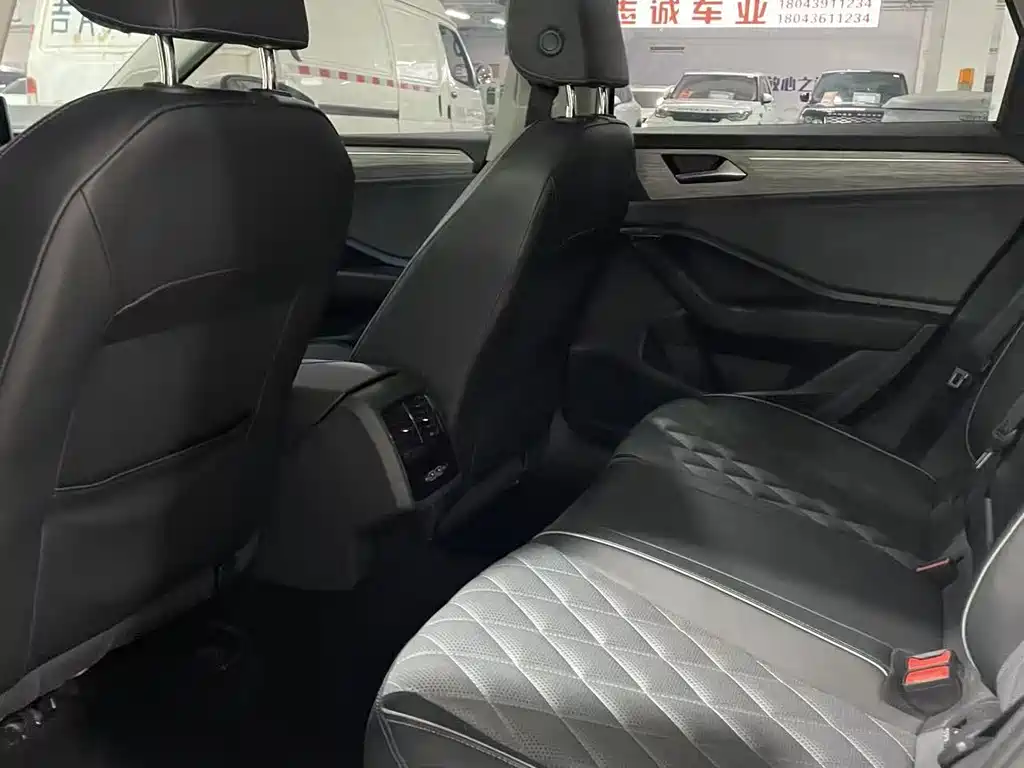 Volkswagen Sagitar — миниатюра 5
