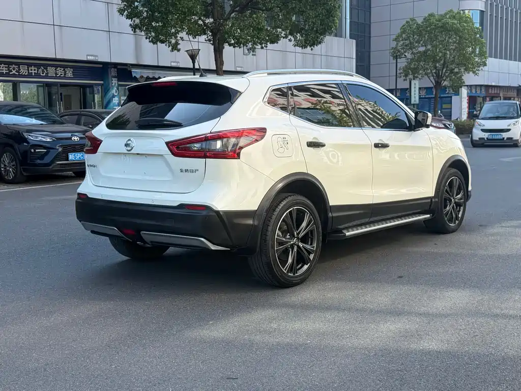 Nissan Qashqai — миниатюра 5