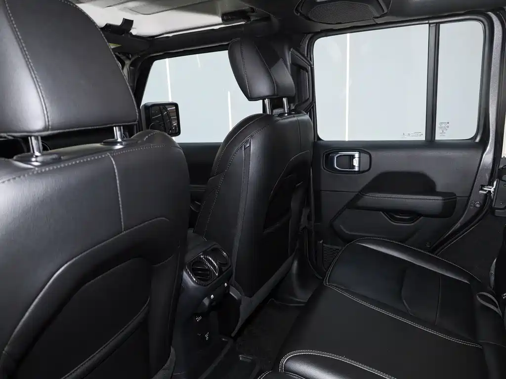 Jeep Wrangler PHEV — миниатюра 21