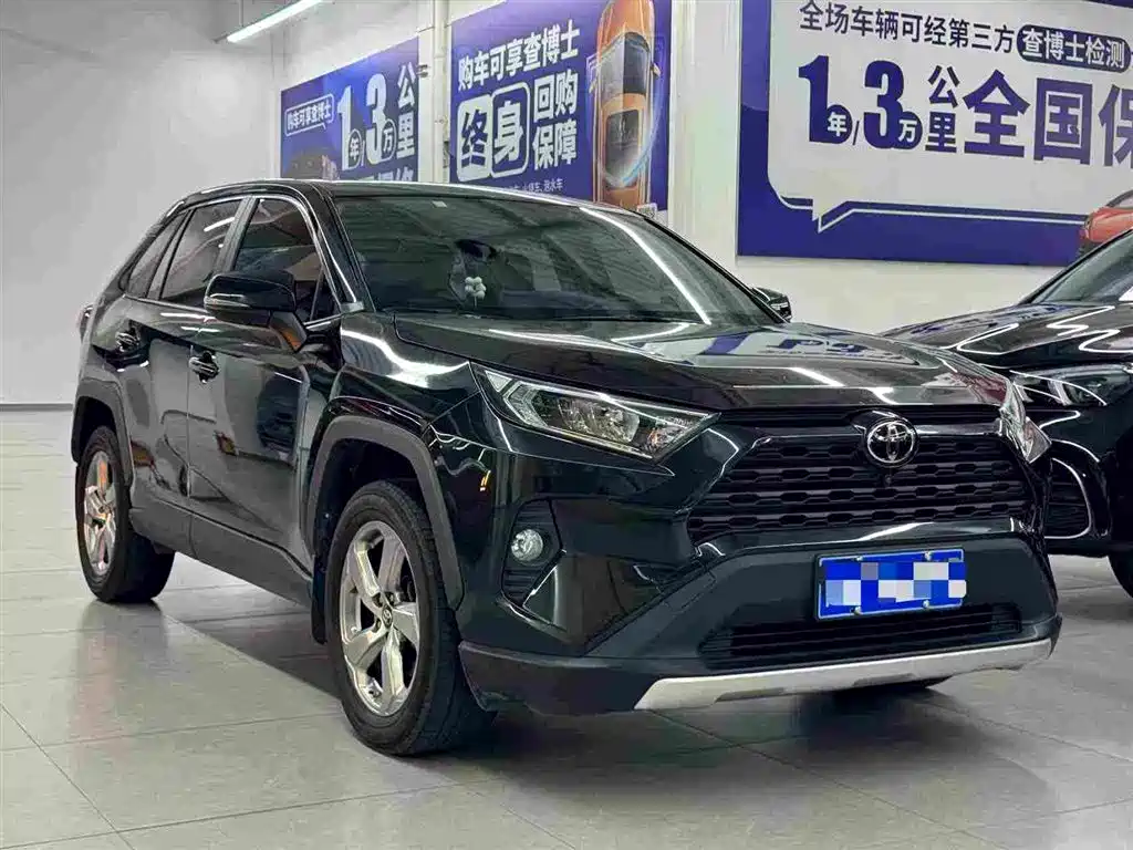 Toyota RAV4 — миниатюра 3