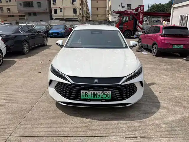 2025 BYD Qin