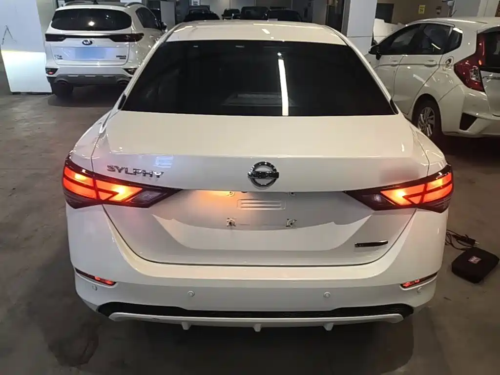 Nissan Sylphy — миниатюра 6