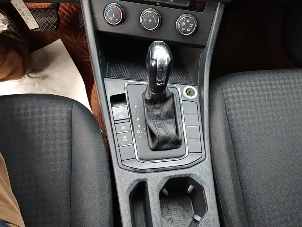 Volkswagen Bora — миниатюра 14