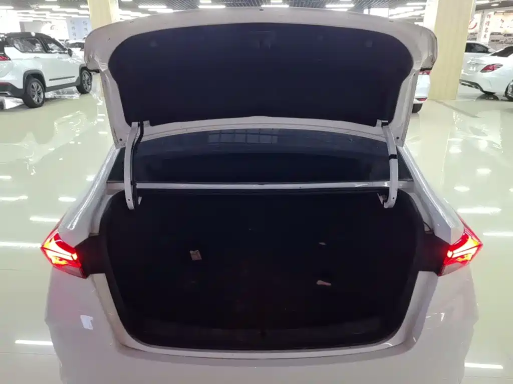 Buick Verano — миниатюра 19