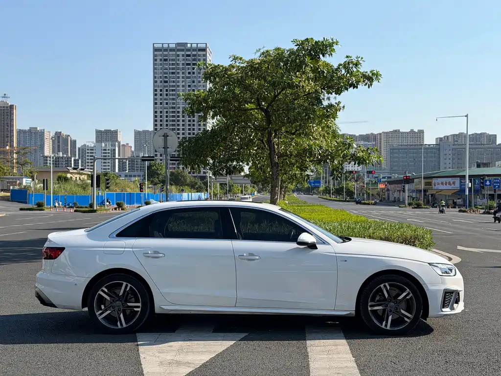 Audi A4L — миниатюра 4