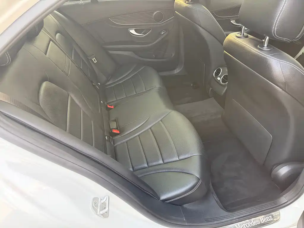 Mercedes-Benz C-Class — миниатюра 14