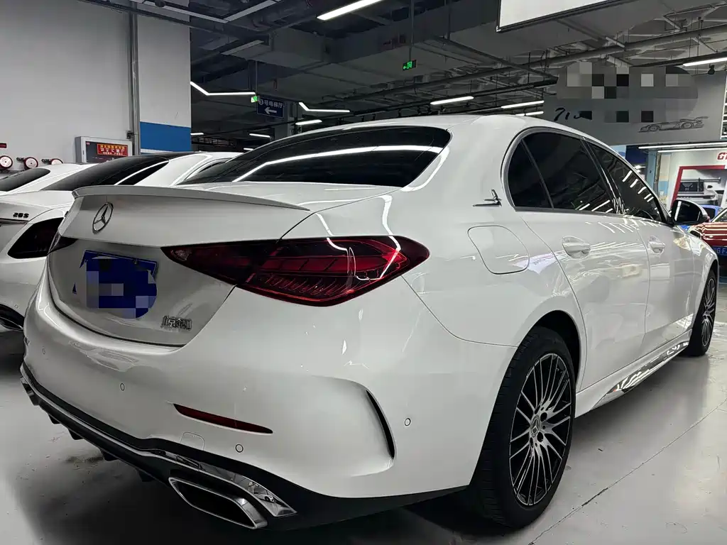 Mercedes-Benz C-Class — миниатюра 16