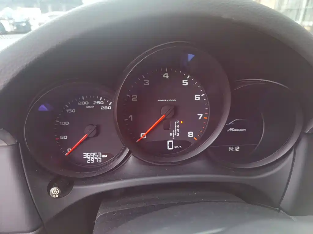 Porsche Macan — миниатюра 12