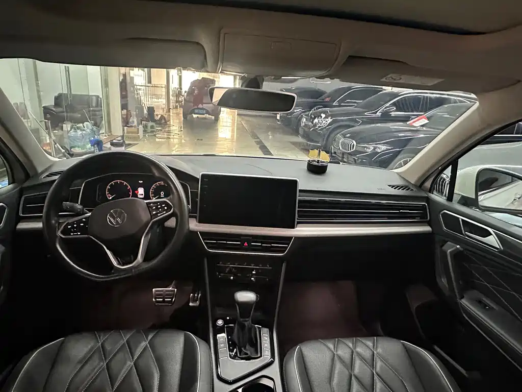 Volkswagen Tiguan L — миниатюра 7