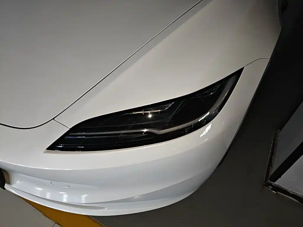 Tesla Model 3 — миниатюра 24
