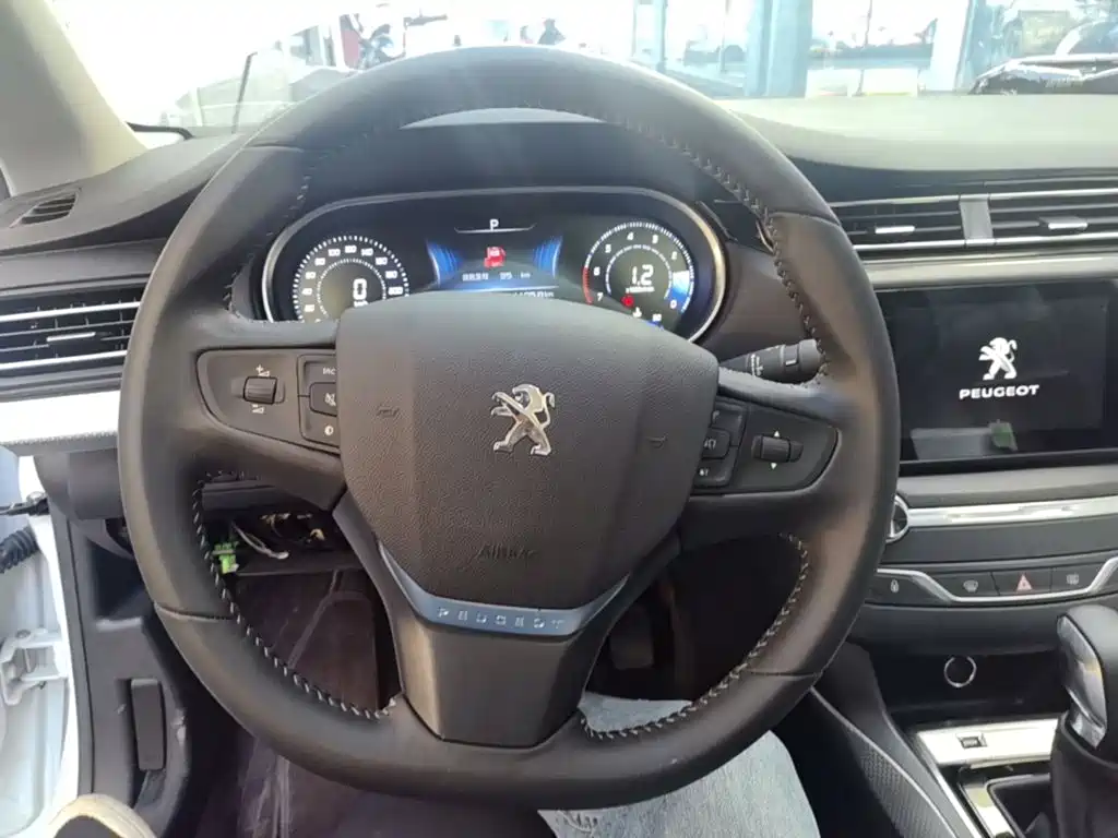 Peugeot 408 — миниатюра 11